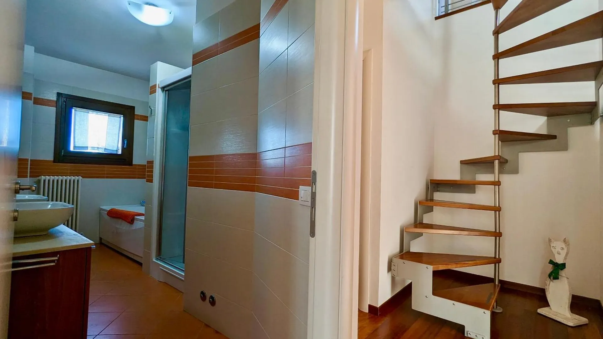 Family Retreat Relax & Comfort Per 5 Persone Caldiero 0*,  Italien