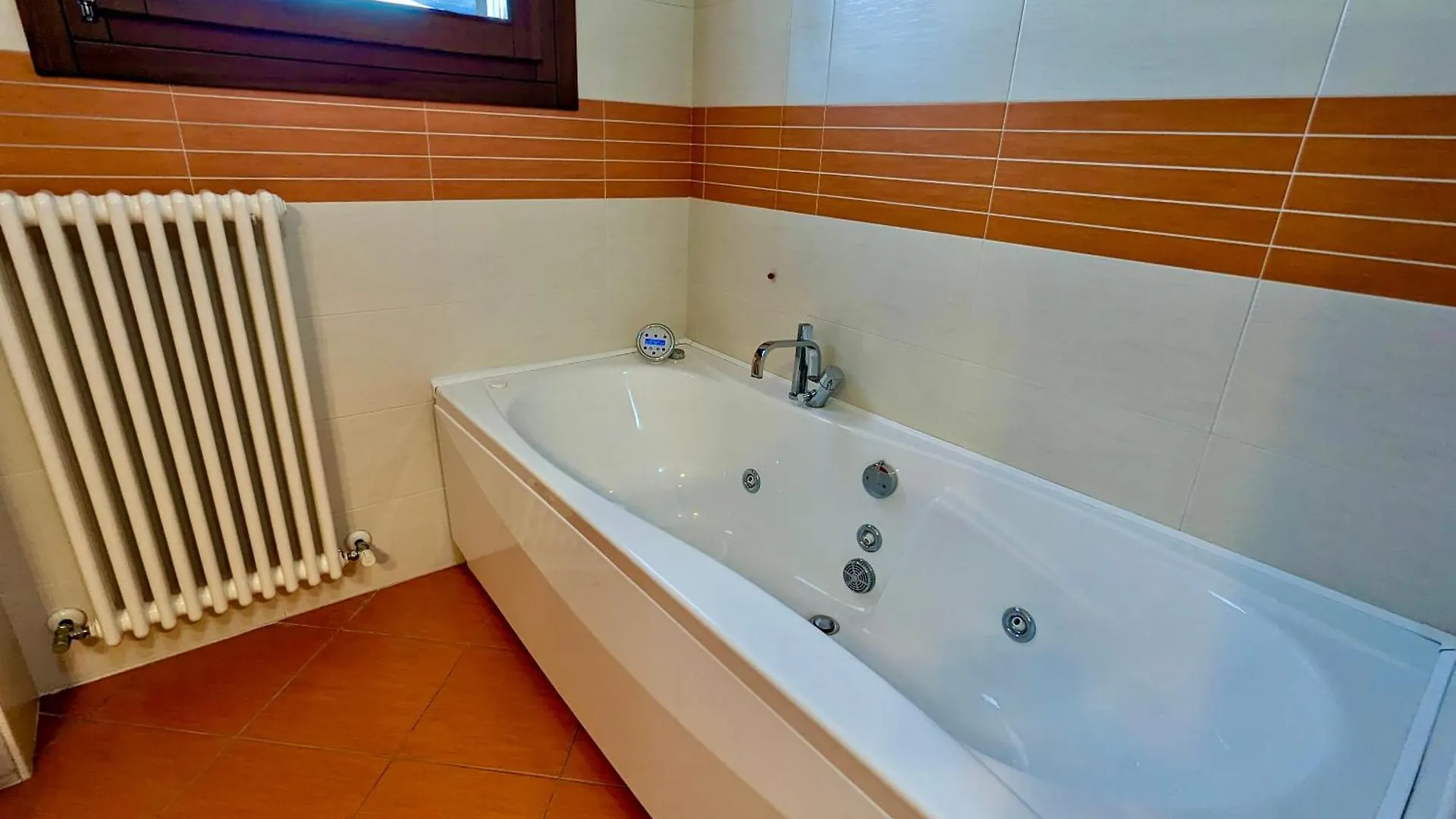 Family Retreat Relax & Comfort Per 5 Persone Caldiero 0*,  Italien